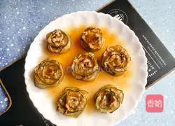 Illustration of how to make steamed chicken and cucumber rolls 9