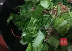 Illustration of how to make spring pancakes and rolls with vegetables 12