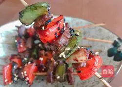 Illustration of how to make colorful pepper beef skewers 8