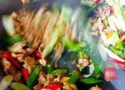 Illustration of how to make spicy pepper beef 8