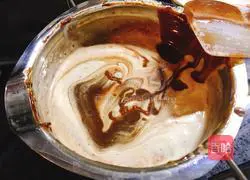 Illustration of how to make yogurt chocolate mousse 9