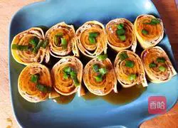 Illustration of how to make Qianzhang steamed meat rolls 9