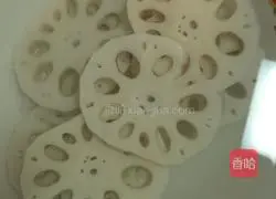 Illustration of how to make lotus root clips 2