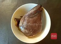 Illustration of how to make steamed fish head with sliced ​​teeth 1