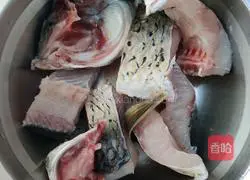 Illustration of how to make sweet and sour fish 1