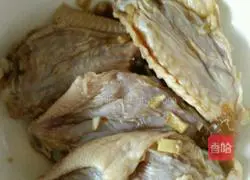 Illustration of how to make fried chicken wings 1