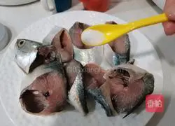 Illustration of how to make pan-fried pond fish 3