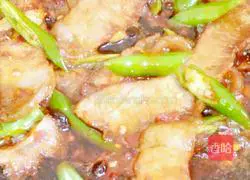 Illustration of how to make twice-cooked pork with onions 3