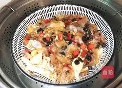 Illustration of how to make steamed chicken with drum juice 10