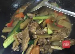 Illustration of how to cook duck with konjac 9 