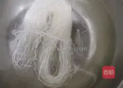 Illustration of how to make scallop vermicelli 1