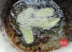 Illustration of how to make sauce-flavored beer duck 4