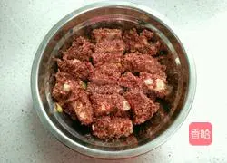 Illustration of how to make steamed pork ribs with taro powder 7