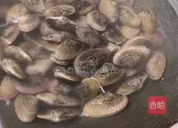 Illustration of how to make fried scallops with mushroom sauce 3