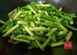 Illustration of how to make asparagus and fried pork slices 7