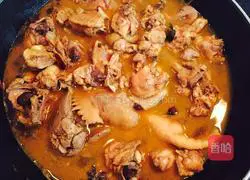 Home-style braised chicken Illustration of how to make spicy chicken 8