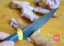 Soybean braised pig trotters Illustration of how to do it 2