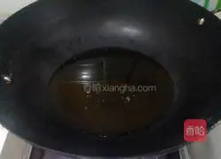 Illustration of how to make Sichuan style twice-cooked pork 6