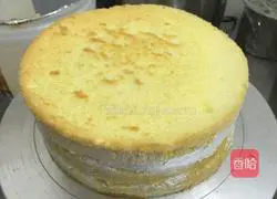 Illustration of how to make cantaloupe chocolate cake 2
