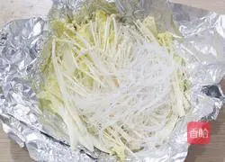 Illustration of how to make flower nail powder 9