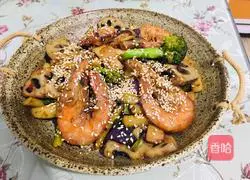 Illustration of how to make assorted shrimps in hot pot 11