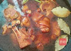 Illustration of making sauce-flavored pig's feet 7