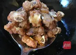 Illustration of how to make drunken pork ribs 8