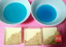 Illustration of how to make an ocean mousse cup 6