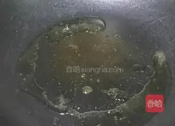 Illustration of how to make fried garlic intestines 3