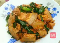 Illustration of how to make twice-cooked pork with garlic sprouts 14