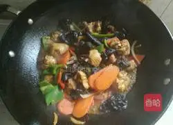 Illustration of braised spicy chicken 8