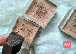 Illustration of how to make chocolate mousse cup 8