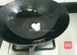 Illustration of how to make spicy fried bullfrog 3