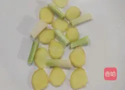 Illustration of how to make peacock fish with open tail 4