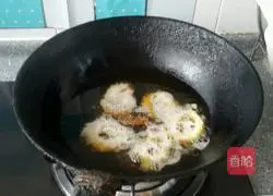 Illustration of how to make squid rings 10