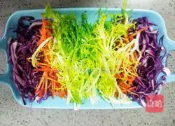 Illustration of how to make functional salad to reduce fat and gain muscle 15