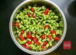 Illustration of homemade sour beans 8