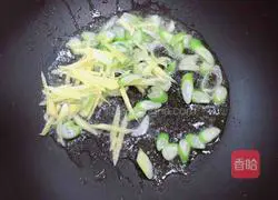 Illustration of braised prawns in tomato sauce and oil 5