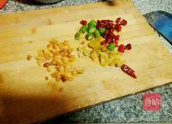 Illustration of how to make boiled beef hot pot 1