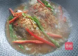 Illustration of braised crucian carp 9