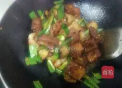 Illustration of how to make fried dough sticks and twice-cooked pork 6