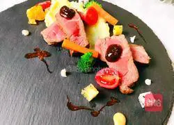 Illustration of how to make black pepper sirloin steak with chicken sauce and mashed potatoes, fresh vegetable and fruit salad 12