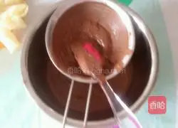 Illustration of how to make cocoa mousse 8