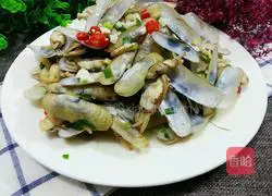Illustration of how to stir-fry razor clams 7