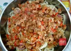 Illustration of making sausage pasta 5