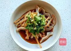 Illustration of Braised Pig Ears 6