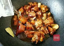 Lotus root Illustration of how to make braised pork knuckles 7