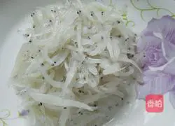 Fried with whitebait Illustration of how to make eggs 1