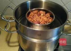 Illustration of how to make steamed spicy eggplant with steamed pork ribs with flour 5