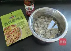 Illustration of how to make Thai clams with juice 1